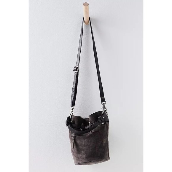 FREE PEOPLE Soren Suede Bucket Bag / Soot Black - Picture 4 of 12